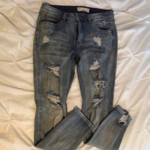 Ripped mid-rise jeans